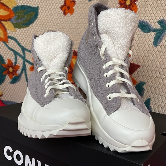 Converse 172202C
RUN STAR HIKE HI
VAPOR MAUVENECHETNIOLET ORE
Men’s platforms - Picture 7 of 16